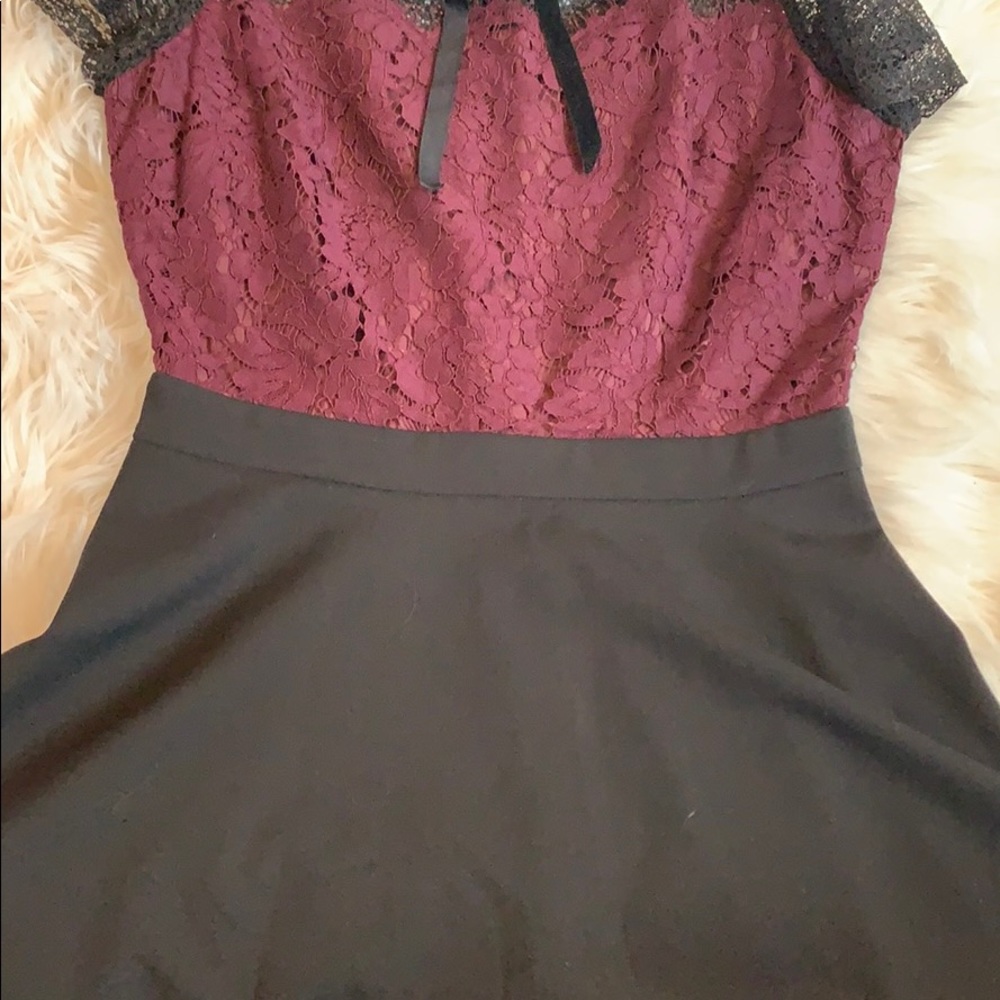 Elle Lacey Collared Midi Dress - Picture 7 of 8